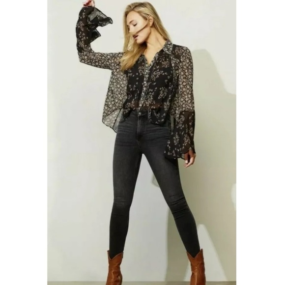 Free People printed Boho flare sleeve blouse EUC - Picture 7 of 16